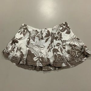 Adorable mini skirt with fun pattern